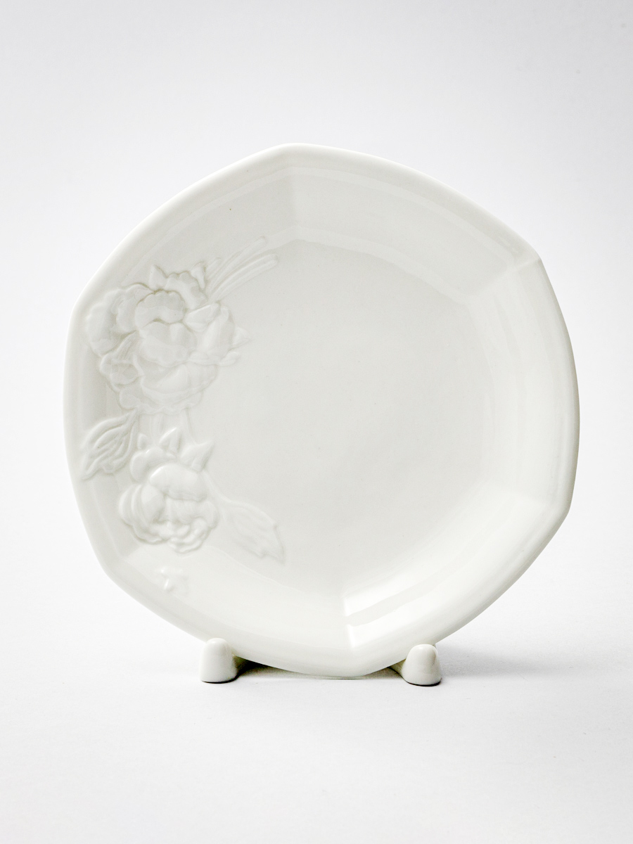 Блюдце чайное «Цветочный рельеф Ivory» Фарфор. 150 мм.