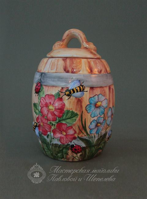 Бочонок «С пчелкой» Майолика. 98 x 147 мм.