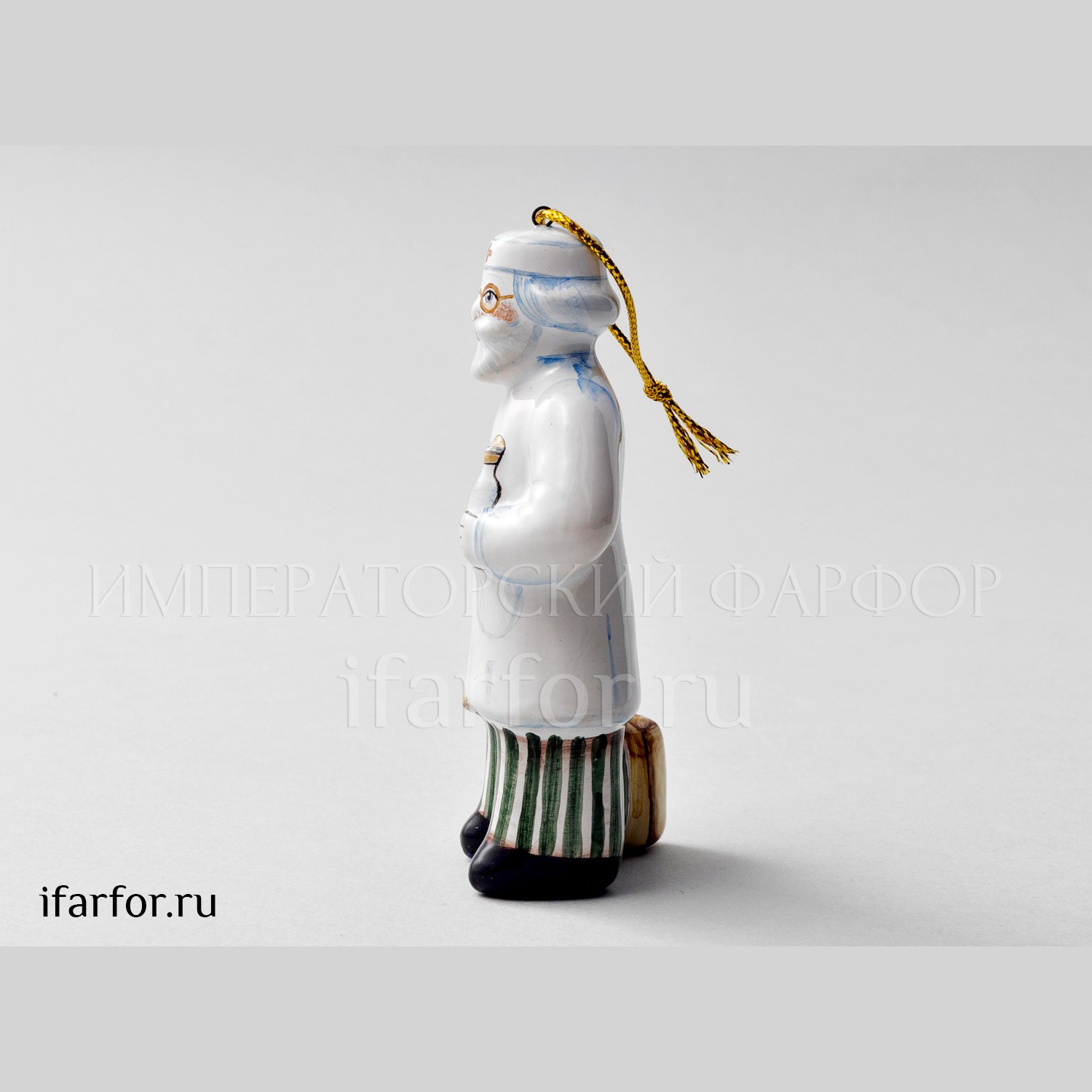 Елочная игрушка «Айболит» Форма: Айболит. Майолика. 55 x 115 мм.