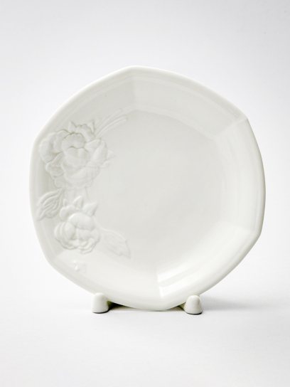 Блюдце чайное «Цветочный рельеф Ivory» Фарфор. 150 мм.