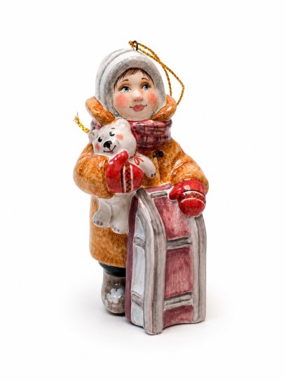 Елочная игрушка «Девочка с санками» Майолика. 50 x 100 мм.