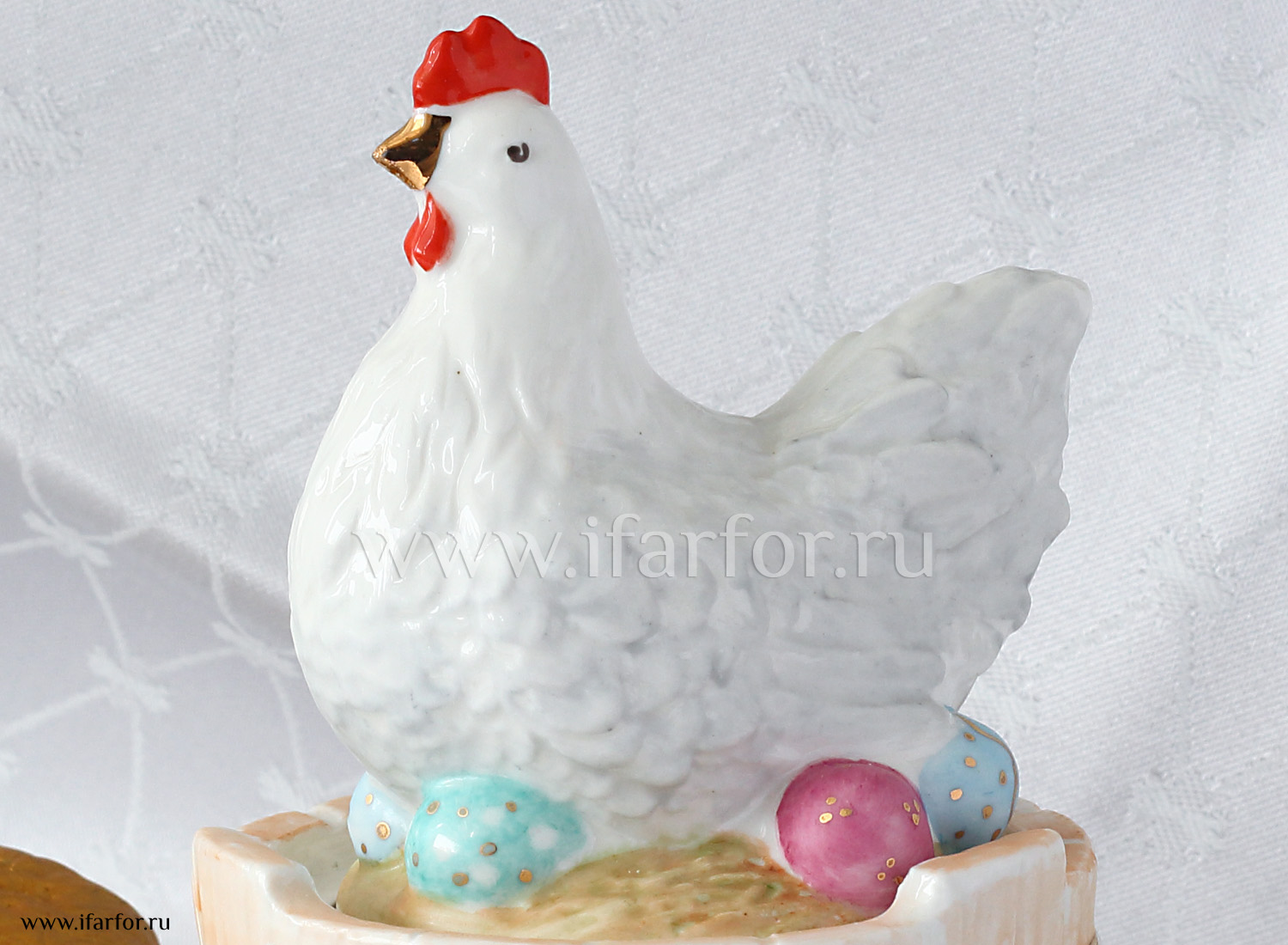 Солонка «Курочка» Форма: Курочка. Фарфор. 70 x 110 мм.