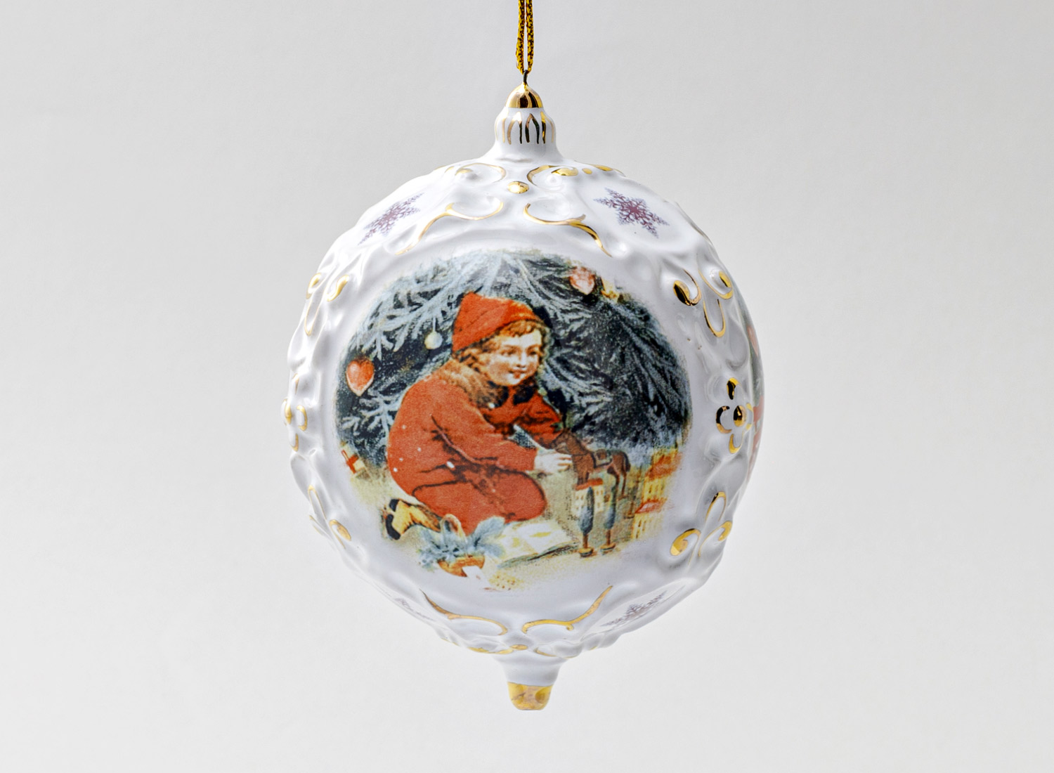Елочная игрушка «Шар средний» Форма: Шар средний. Майолика. 90 x 120 мм.