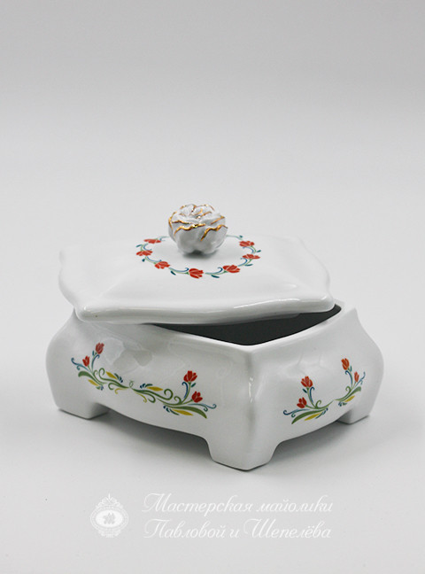 Шкатулка «с розой» Фарфор