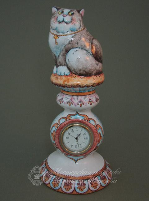 Скульптура «с котом» Майолика. 235 x 110 мм.