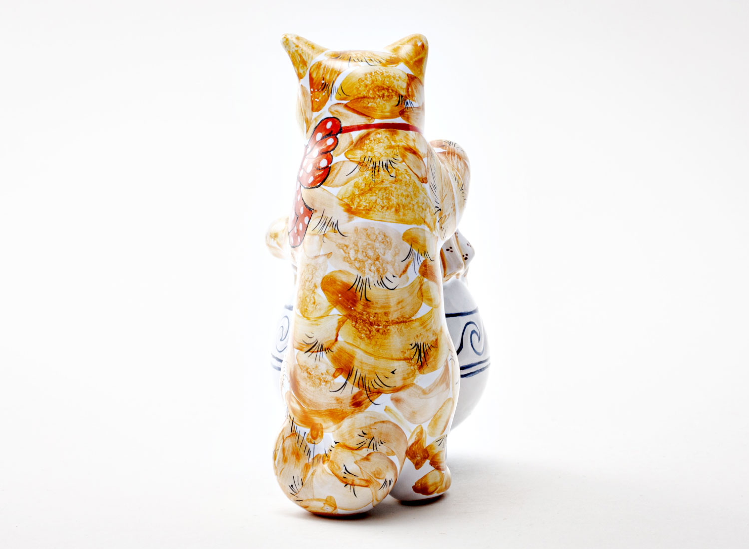 Скульптура «Кошка с крынкой 1» Форма: Кошка с крынкой 1. Майолика. 110 x 70 x 140 мм.