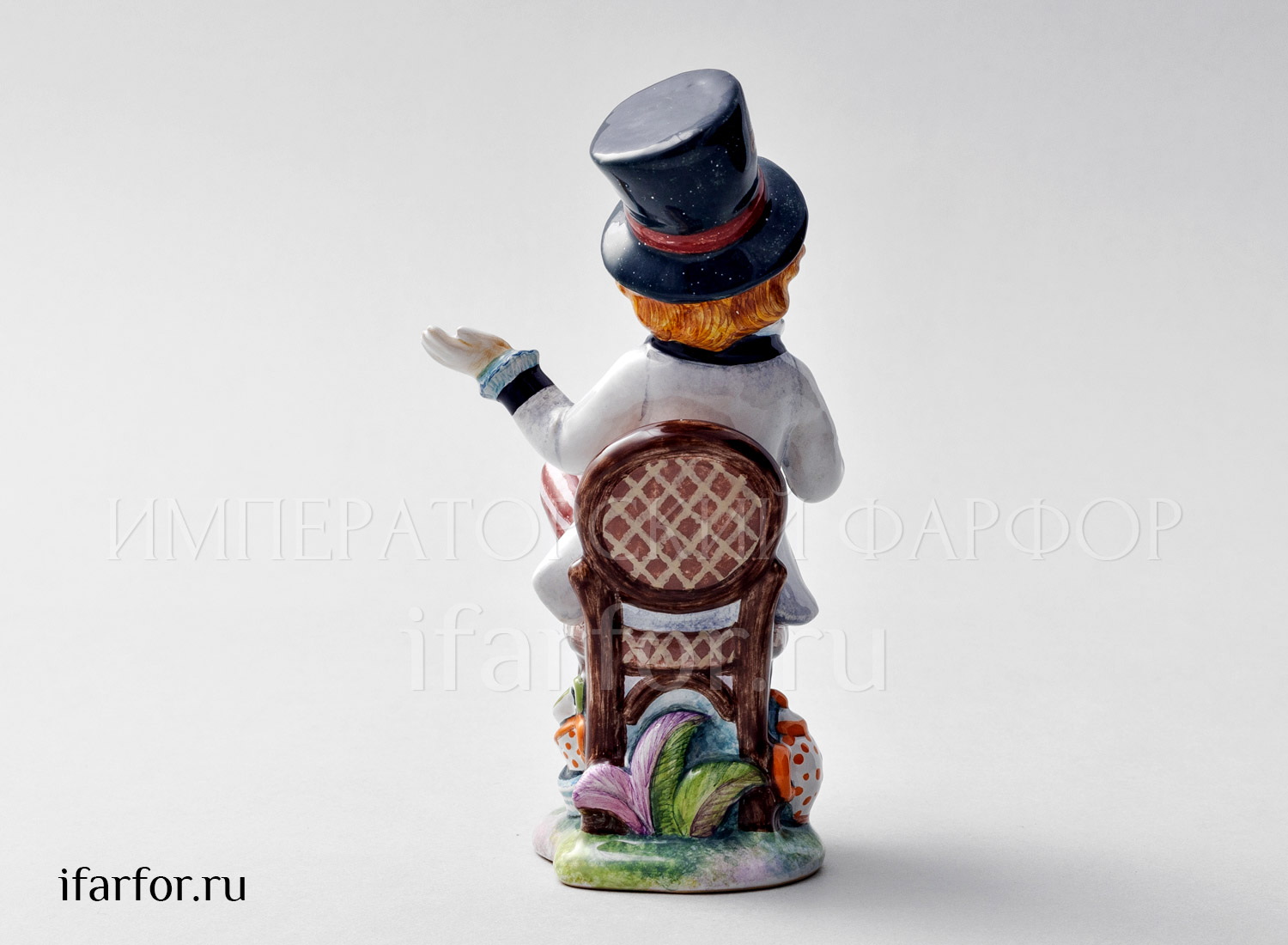 Скульптура «Безумный шляпник» Форма: Безумный шляпник. Майолика. 80 x 150 мм.
