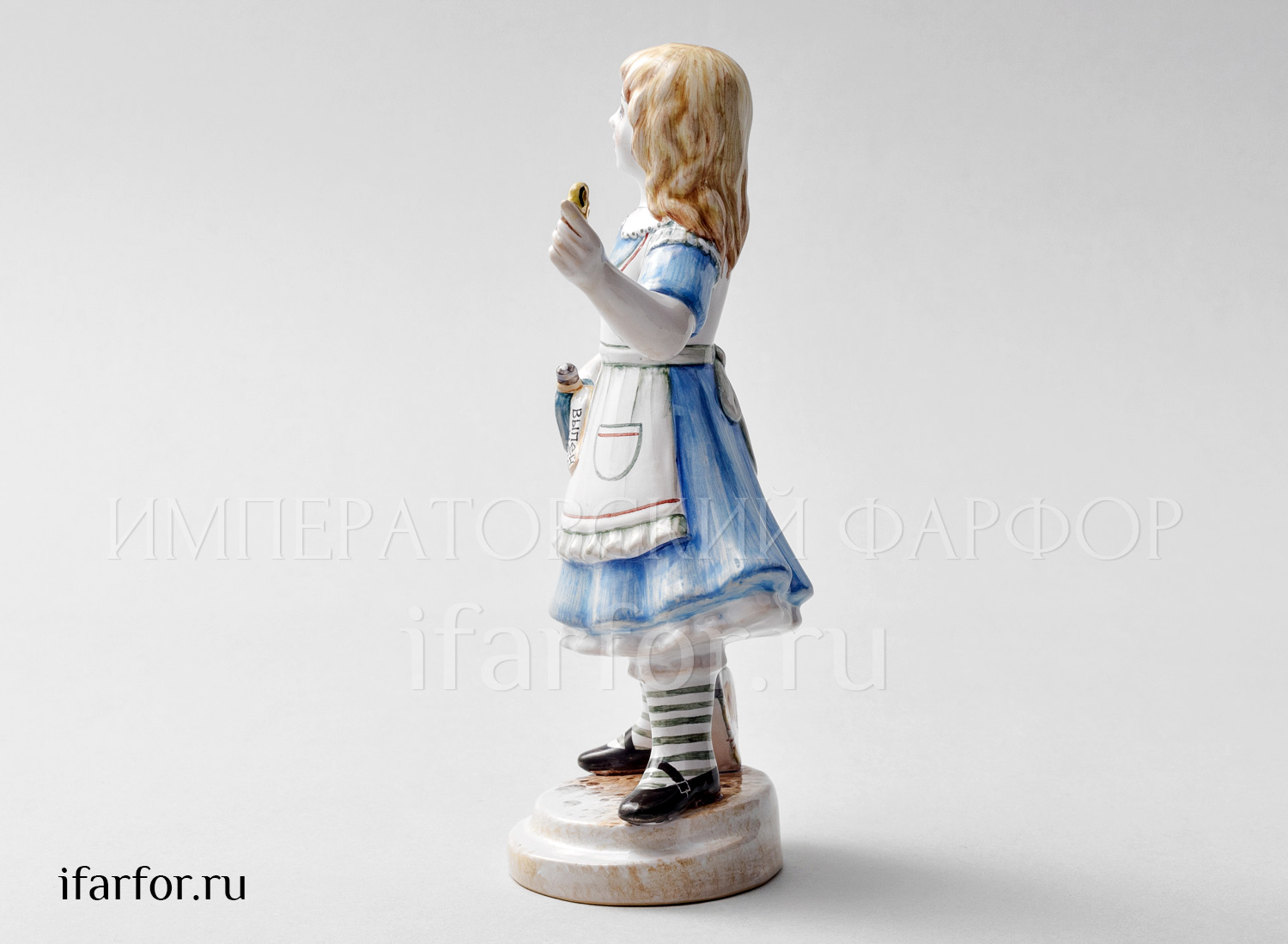 Скульптура «Алиса» Форма: Алиса. Майолика. 60 x 170 мм.