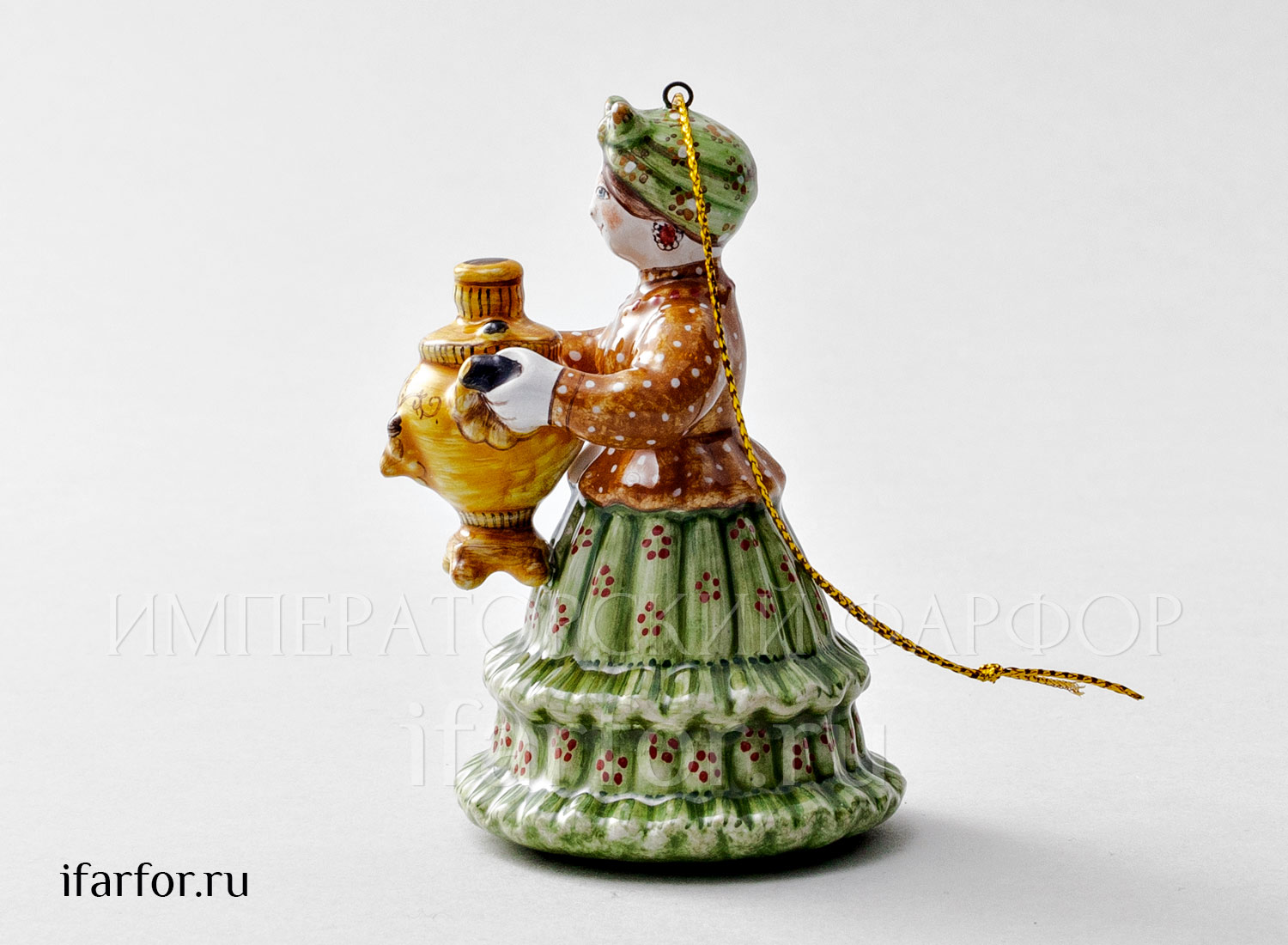 Елочная игрушка «Хозяюшка с самоваром» Форма: Хозяюшка с самоваром. Майолика. 67 x 93 мм.