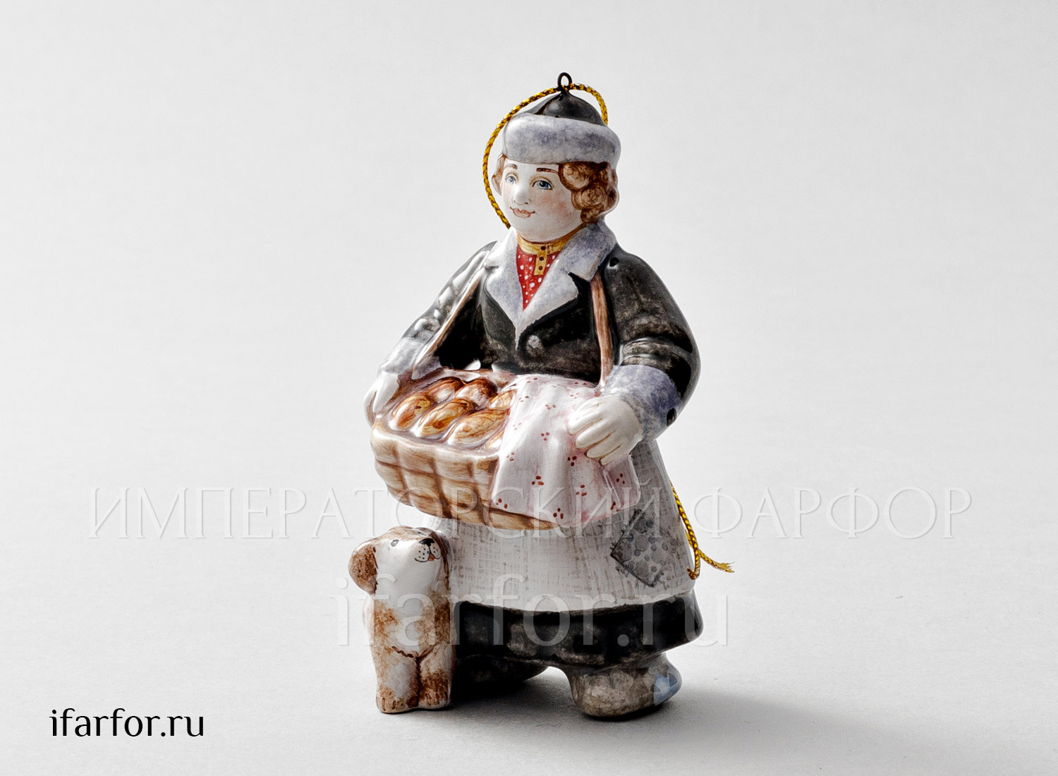 Елочная игрушка «Пирожник» Форма: Пирожник. Майолика. 63 x 96 мм.