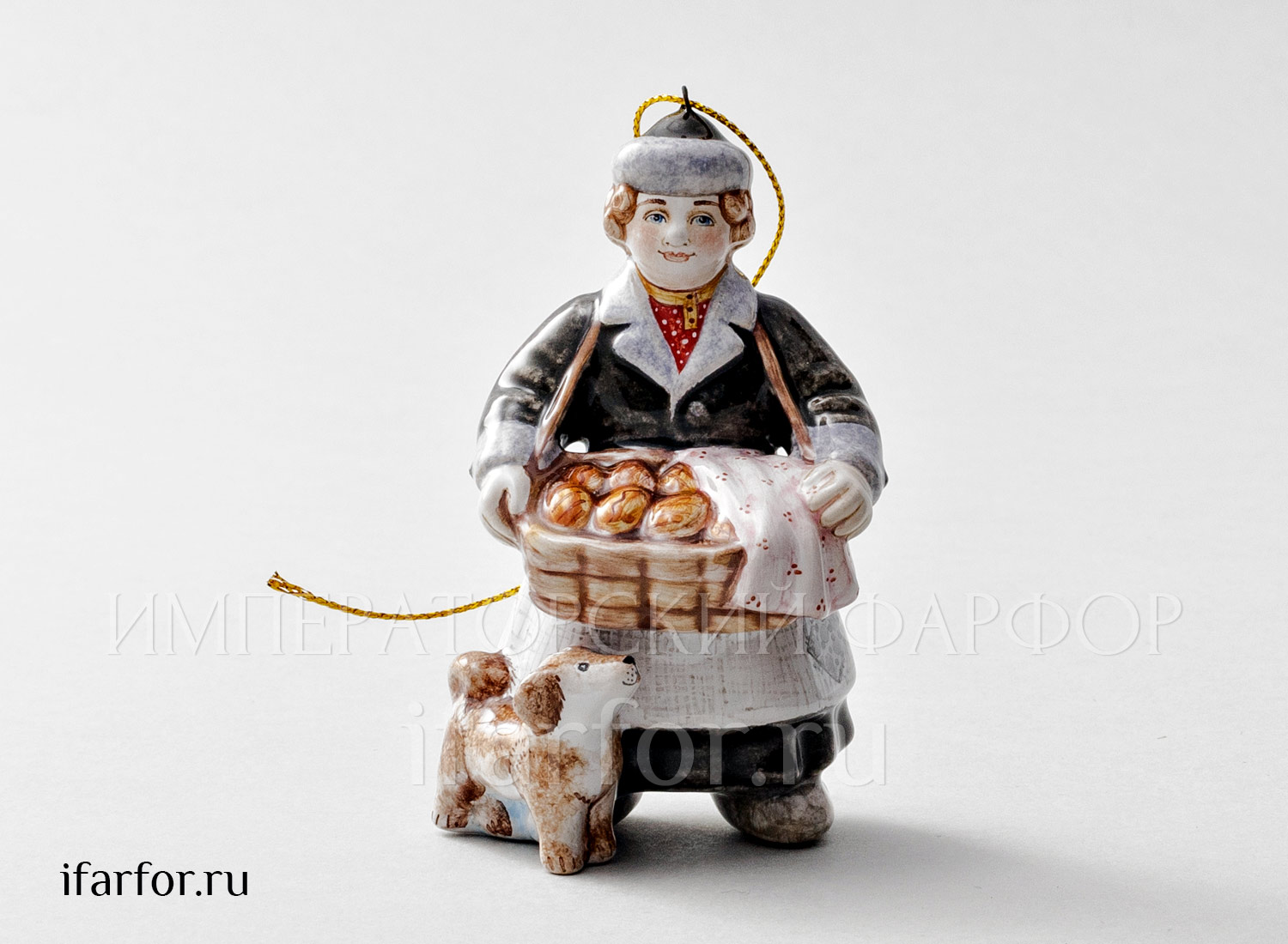 Елочная игрушка «Пирожник» Форма: Пирожник. Майолика. 63 x 96 мм.