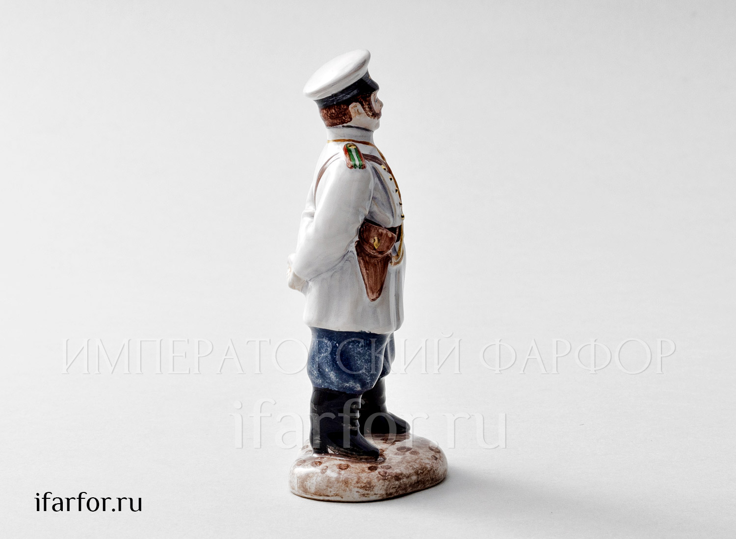 Скульптура «Городовой» Форма: Городовой. Майолика. 65 x 120 мм.