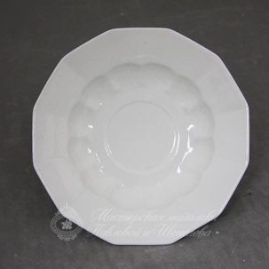 Чашка чайная из кофейного сервиза белое 147 x 27 мм.