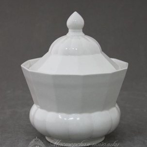 Чашка чайная из кофейного сервиза белая 115 x 140 мм.