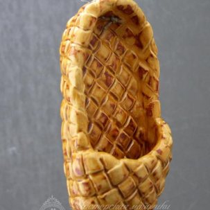 Скульптура Лапоть 75 x 145 мм.