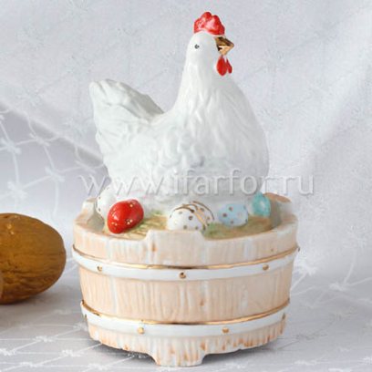 Солонка «Курочка» Форма: Курочка. Фарфор. 70 x 110 мм.