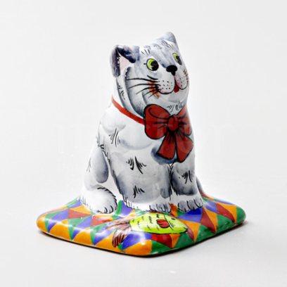 Скульптура «Кот на ковре» Форма: Кот на ковре. Майолика. 75 x 70 x 80 мм.