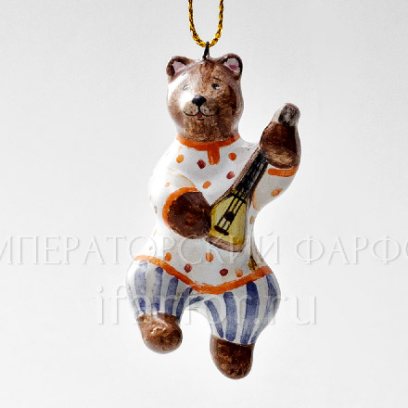 Елочная игрушка «Медведь с балалайкой» Форма: Медведь с балалайкой. Майолика. 30 x 53 x 65 мм.