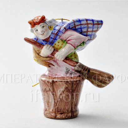 Елочная игрушка «Баба-Яга» Форма: Баба-Яга. Майолика. 85 x 100 мм.