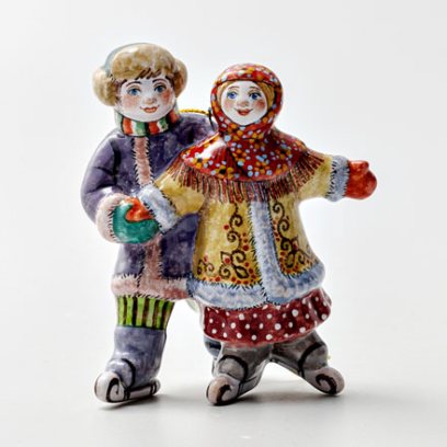 Елочная игрушка «Дети на коньках 1» Форма: Дети на коньках 1. Майолика. 70 x 83 мм.